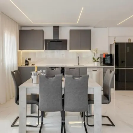 Azure Bliss Appartement *